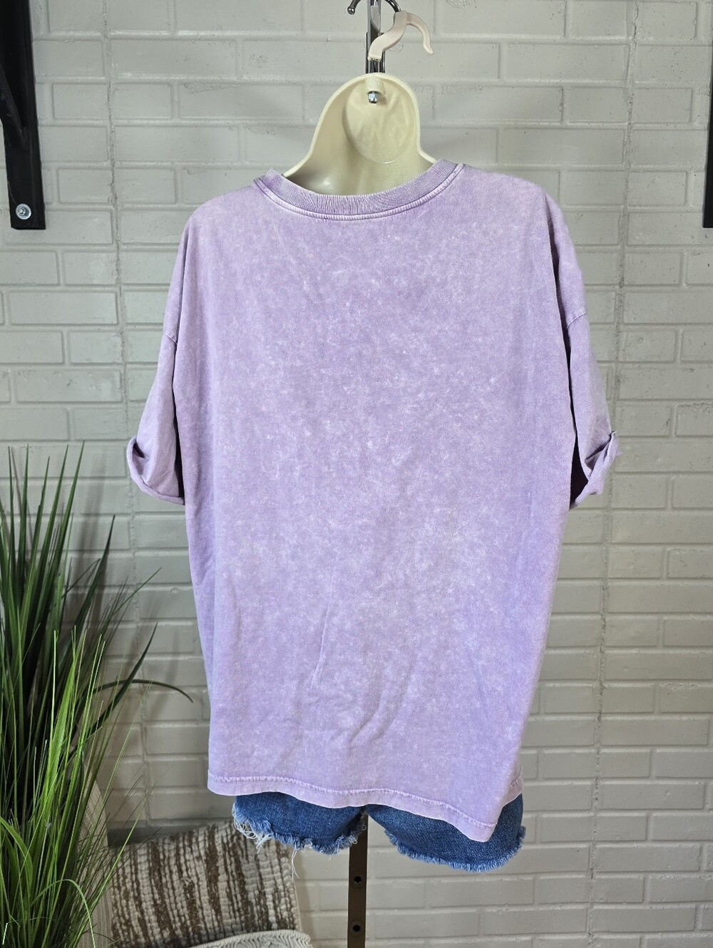 Vintage-Inspired Lavender Rodeo Graphic Tee - Short Sleeve - Picture 4 of 8